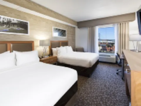 ฮอลิเดย์ อินน์ ซาวานนาห์ ฮิสทอริก ดิสทริกต์ บาย IHG โรงแรมในซาวานนาห์