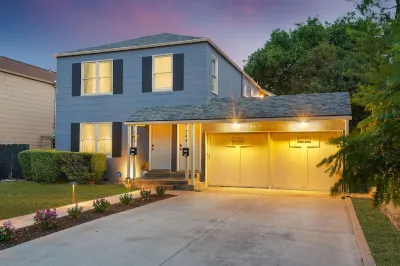Art-Inspired Historic Duplex Hotels in West San Antonio