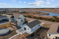 Pets OK Beach Home+Short Walk Beach Access+Views!! Hotels near Topsail Beach fishing pier