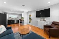 Beach Cottage - excellent Gulf Shores location with easy beach access