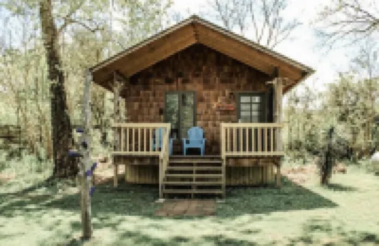 Nature's Tiny Riverside Hideaway 林肯縣酒店