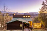 STUNNING SMOKY MOUNTAIN VIEWS! Hot Tub! Games! Close to Dollywood and Parkway! - วิวภูเขา
