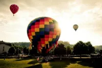 1 Bedroom Cozy Cabin 4 Miles to Downtown Helen!   Fireplace, Kitchen, Fire Pit!