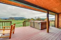 Cody retreat with a view and hot tub