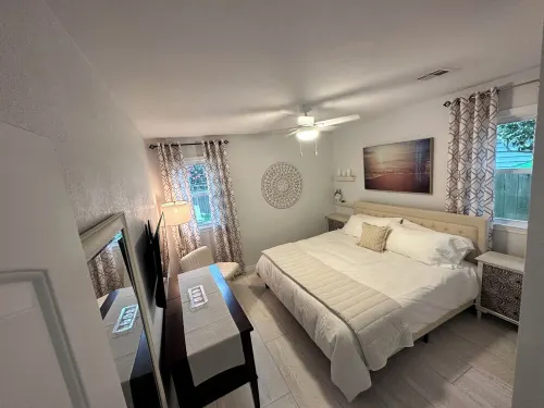 The Carolina Dream, Dogs Welcome! Fully remodeled in 2023