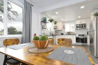 Renovated Hidden-Gem Minutes from Downtown Denver with coffee bar