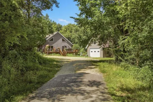 Modern luxury cabin just minutes from Downtown Viroqua.