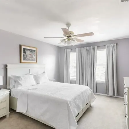 4Bedroom with King bed/ Suite Downstairs