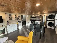 Charming guesthouse within minutes of downtown Fish Creek!