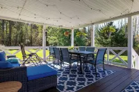 Ideal Fall Getaway. Wine Tours. Leaf Peeping. Fishing. Birding. Wonderful Home!
