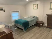Spacious 4-bedroom house with AC and WiFi in charming Kennedyville Waterman’s Museum 주변 호텔