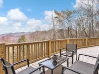 Breathtaking Mountain View Luxury AVL Cabin w/Hot Tub, Fireplaces, Hi-Speed Wifi