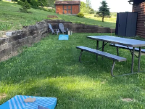 Your Cabin Retreat! Mountain Views-Hot Tub-King Bed-Fast Wifi-Vet Owned Hotels in Preston County