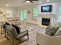 Fully Remodeled Home w/Fenced Private Backyard - Wifi
