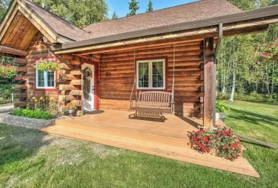 Northern Lights Escape: Authentic Log Cabin with Private Sauna Experience
