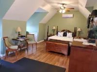 Room on river with sunset views and private beach! Hotels in Middlesex County