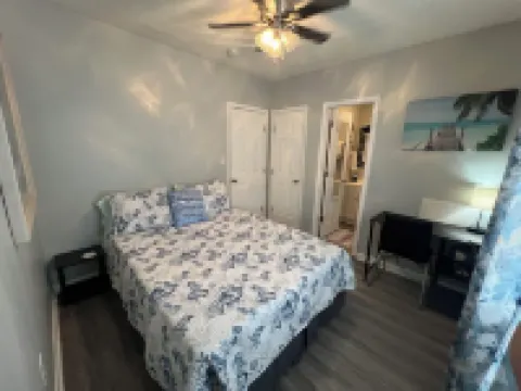 Travelers Cove upstairs 1-bedroom apartment  Richmond near EKU with WiFi, AC