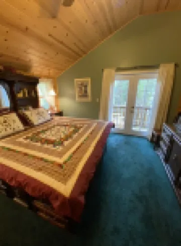 Kenai riverfront log cabin, perfect for fishing, close to town Hotels in Sterling