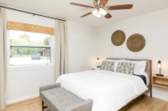 The Fika - Next to Lake Fayetteville Trail