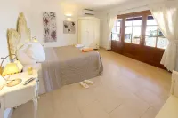 Luxury 4-Bedroom, 4 Bathroom Villa in Exclusive Los Mojones Area, with Jacuzzi