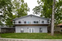 Cozy Lakefront House & Private Dock in  Osage Beach!  Memorial Day Special! - 4-Star