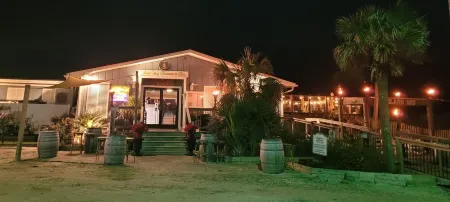 2 Tortugas West -- Renovated Oceanfront Duplex by Pier w/King Bed