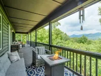 Spacious Mountain Cabin w/Beautiful View!! 3 King Beds & Spa! Hotels in Yancey County