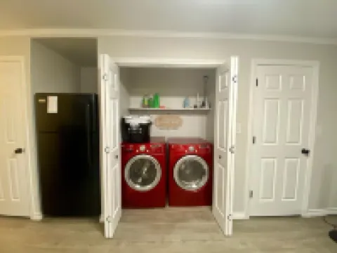 Midtown Escape - located in the heart of Graham, Texas Hotels in Graham