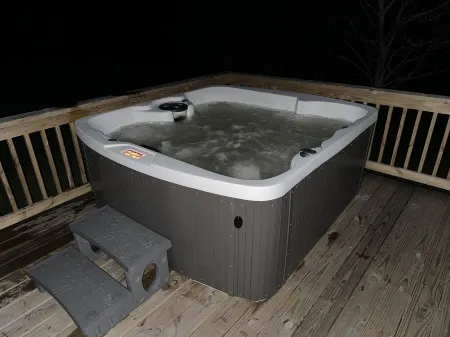 Farm house on 80 acres bring your horse too