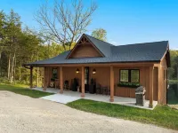Cedar Cove Cabin, Private Beach near Galena