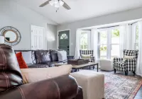 Pinehurst Cottage ★ Serves 8 ★ No Stairs ★ King Bed