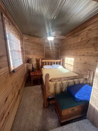 Cozy cabin close to the lake