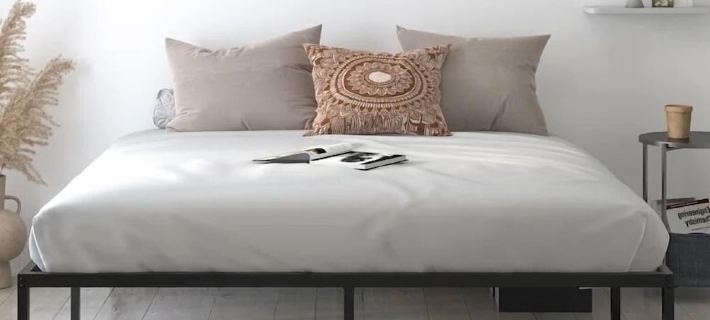 Downtown Traverse City Condo. Great Location. New King Bed トラバースシティのホテル
