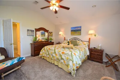 Tiny Bubbles -Hot Tub-Screened Game Room-Spacious Decks-EV Charger