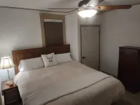 Rancher's Capitol Lodge (Historic) - Steps away from the Capitol and Downtown 샤이엔 호텔