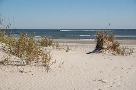 Newly Listed Oceanfront Charming Luxury 1-Bedroom Condo at Cherry Grove Beach Отели в г. Север Миртл Бич