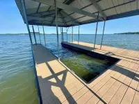KY Lakeshore Retreat -Waterfront Views, Dock, Deck, Large Parking -NEW 2024