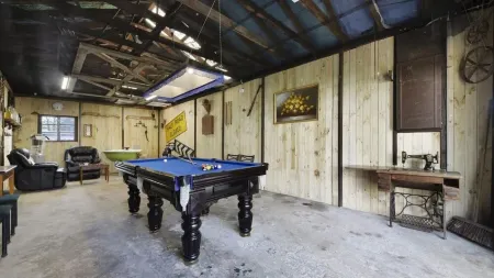 Bonnie Vibe Victorian Charm