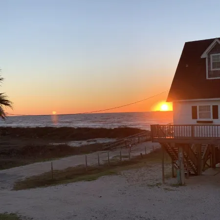 Stunning beach views-100 steps to beach-Huge deck
