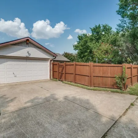 10 Min to Everything! Charming 3Br in Prime Frisco