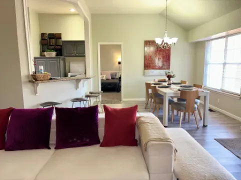 Lovely Central Edmond home 4bed 2bath