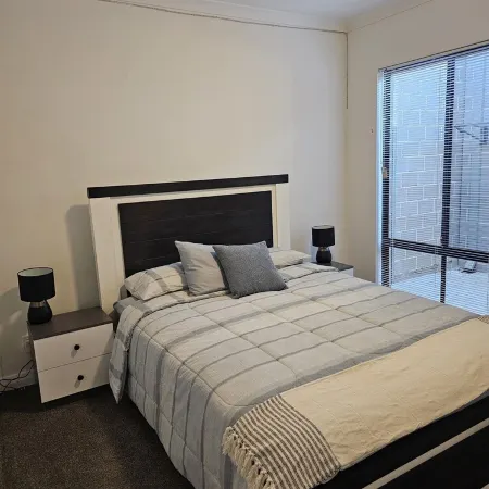 Modern, cosy, comfortable 3 x 2 x 2 unit in Ellenbrook