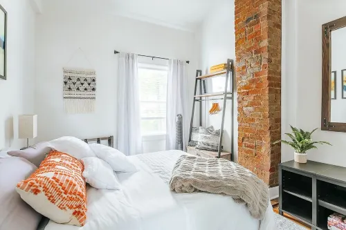 Best of Downtown and Belmont in cozy unique 2BD! Walk everywhere! 샤러츠빌 호텔