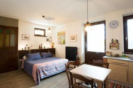 Self catering Residence Masnaiot for 2 people