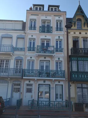 Plage ET Jardin Appartement RDC Face mer Отели в г. Мер-ле-Бен