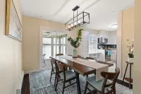 Entire house in Speedway! Pool~Big Yard~King Beds