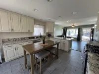 Cheerful 2 br/1 full bath home near SoFi/Beaches