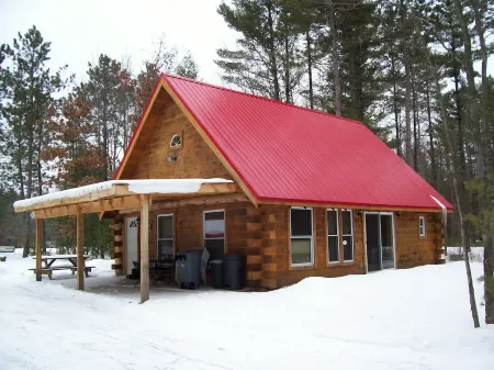 Private Red Roof Cabin - Rustic Log Cabin In The Woods!