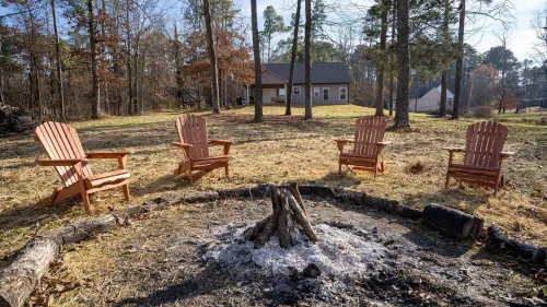 4 Bedroom 2 Bathroom Lake House Sleeps 10 on Lake Guntersville