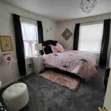 Atomic Star Cottage Klamath Lake Hiking Trails Museums Crater Lake Lava Beds Rooms